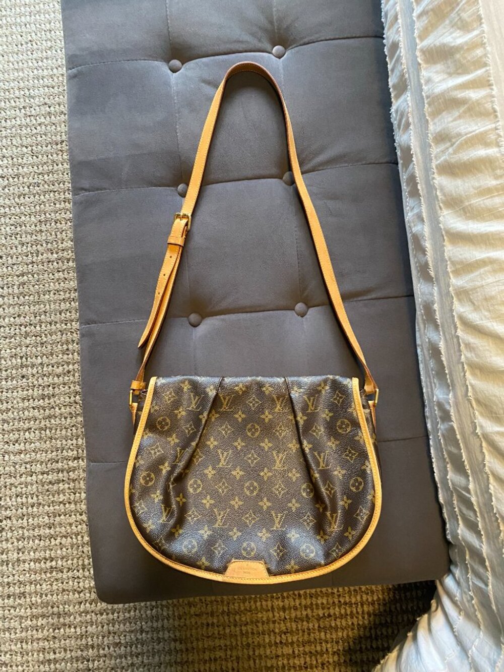 Louis Vuitton Menilmontant MM Shoulder Bag - Picture 10 of 11